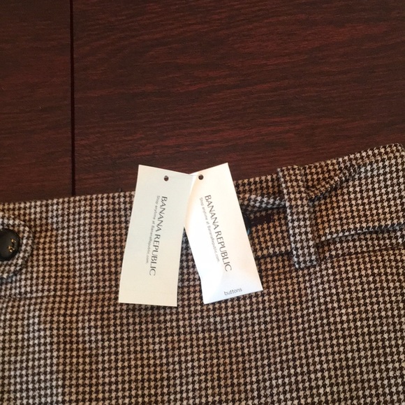 Never worn Banana Republic wool tweed mini skirt - Picture 3 of 3